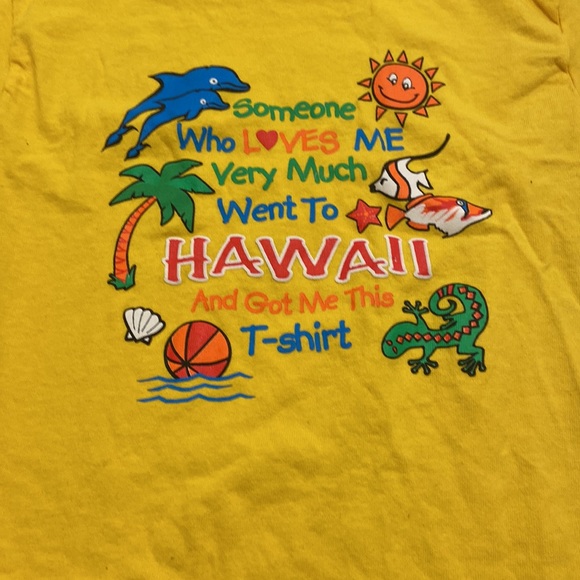 Hawaiian yellow shirt“someone who loves me went to Hawaii and got me this shirt” - Picture 4 of 5